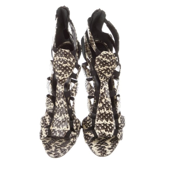 LIKE NEW SERGIO ROSSI HEELS- 41 - Picture 3 of 5